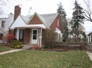 8528 Harding Ave, Center Line, MI 48015