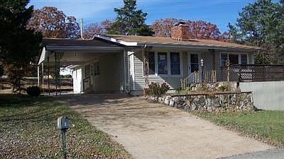 1st image of 2 Sycamore Dr
