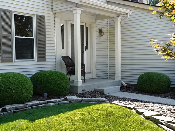 3rd image of 5710 Muldoon Ct