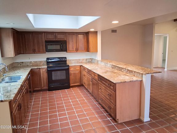 5th image of 5621 E Fort Lowell Rd