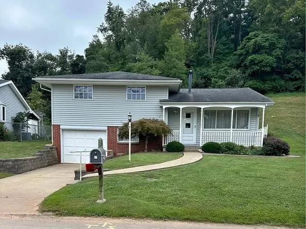 2707 Soyer St, Parkersburg, WV 26101