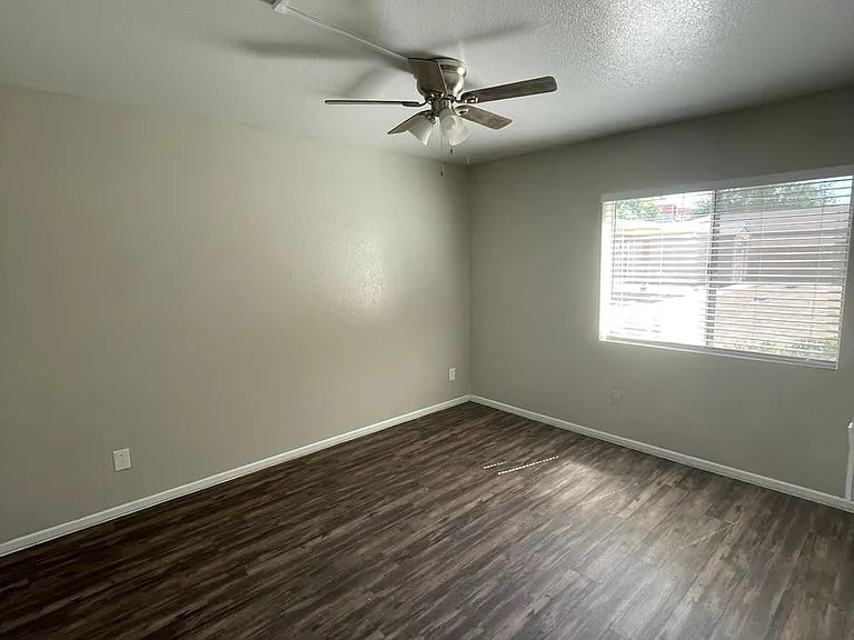 2704 E. Turney Ave — Photo 7