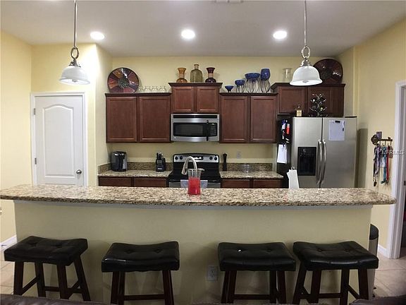 3rd image of 10998 Savannah Landing Cir