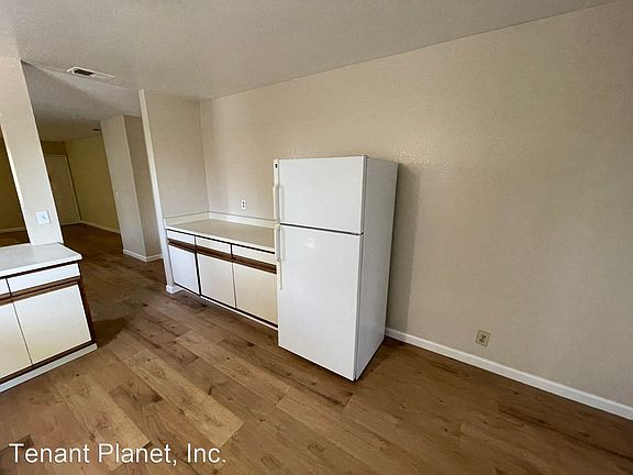 4th image of 1818-22 Luby Dr #1820
