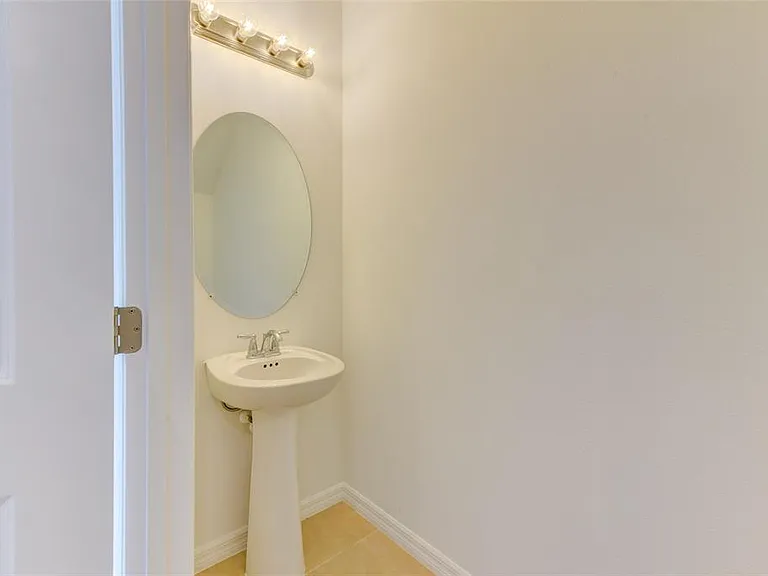 5744 Haven Ter — Photo 15