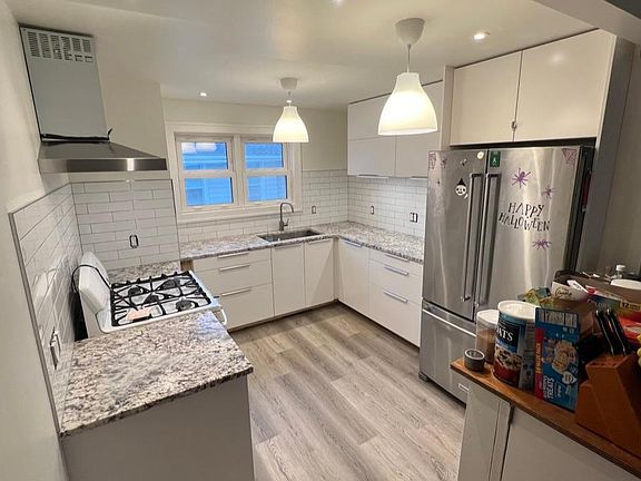 2nd image of 5726 Charlotte St