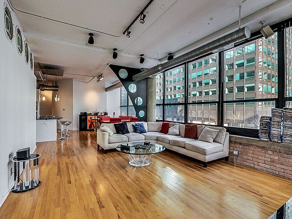 4th image of 130 S Canal St APT 318