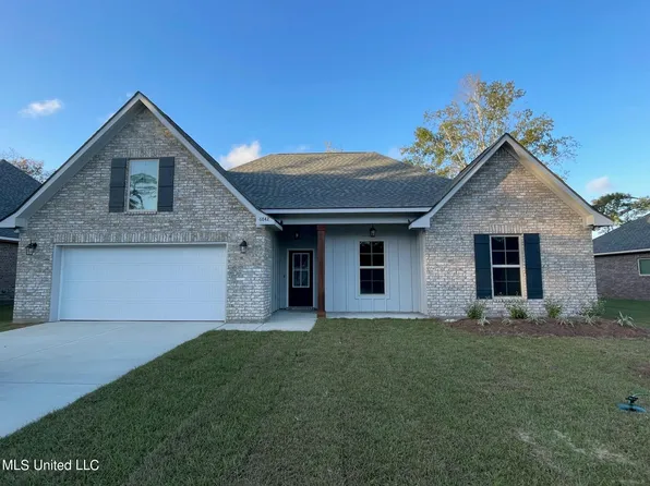 6842 Rolling Green Dr, Pass Christian, MS 39571