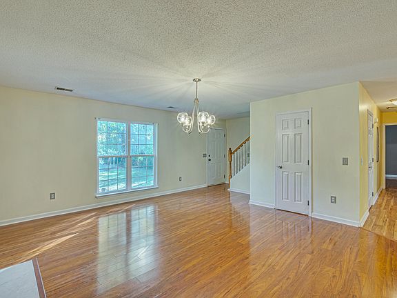 2nd image of 107 Sycamore Dr