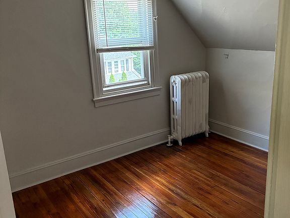 4th image of 512 Ryers Ave