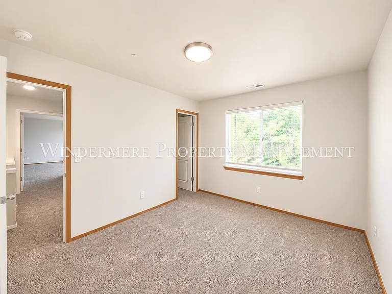 2532 Filbert Ave — Photo 16