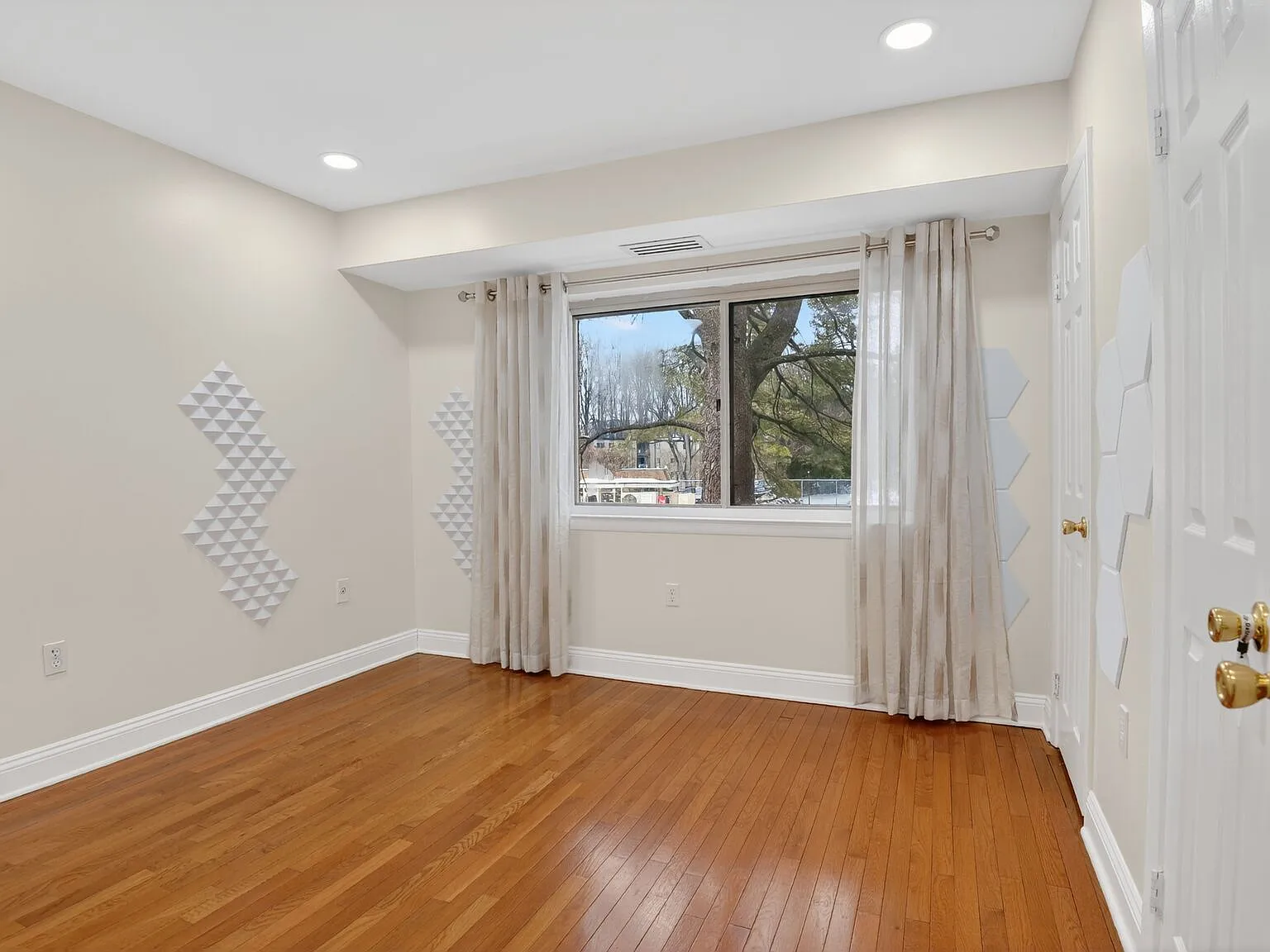 12301 Braxfield Court #370 - 1 — Photo 2
