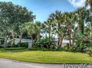 597 Oak Ridge Dr, Indialantic, FL 32903