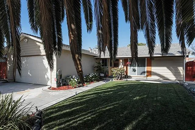 4 bed, 1433 sqft, $1,800 — Photo 2