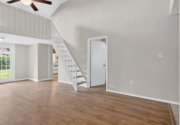 609 Trout St — Photo 6