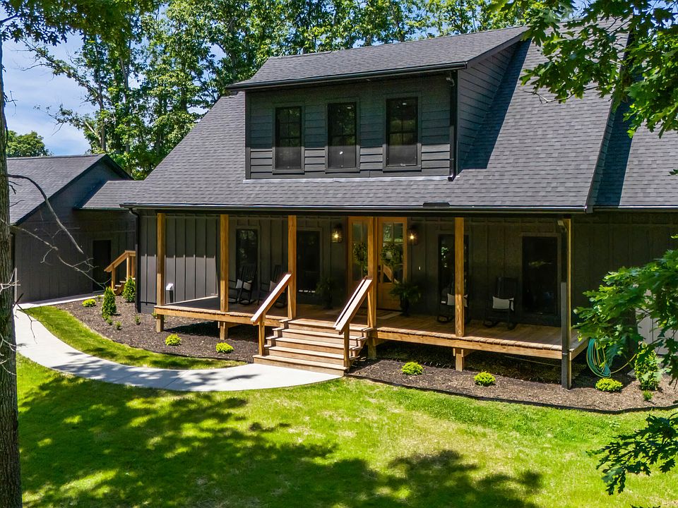1st image of 330 Spencer Ln