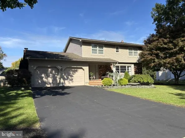 41 Wolfpack Rd, Hamilton, NJ 08619