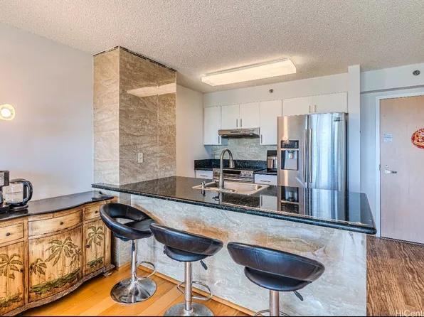 3009 Ala Makahala Pl APT 1505, Honolulu, HI 96818