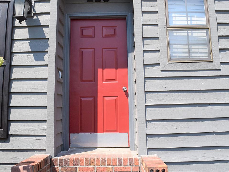 1st image of 114 Lansdowne Dr