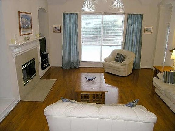 4th image of 2407 Richmond Cir
