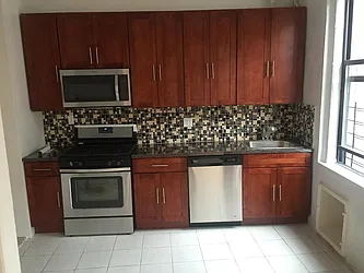 Rented by Roberto Guilbet, LREB