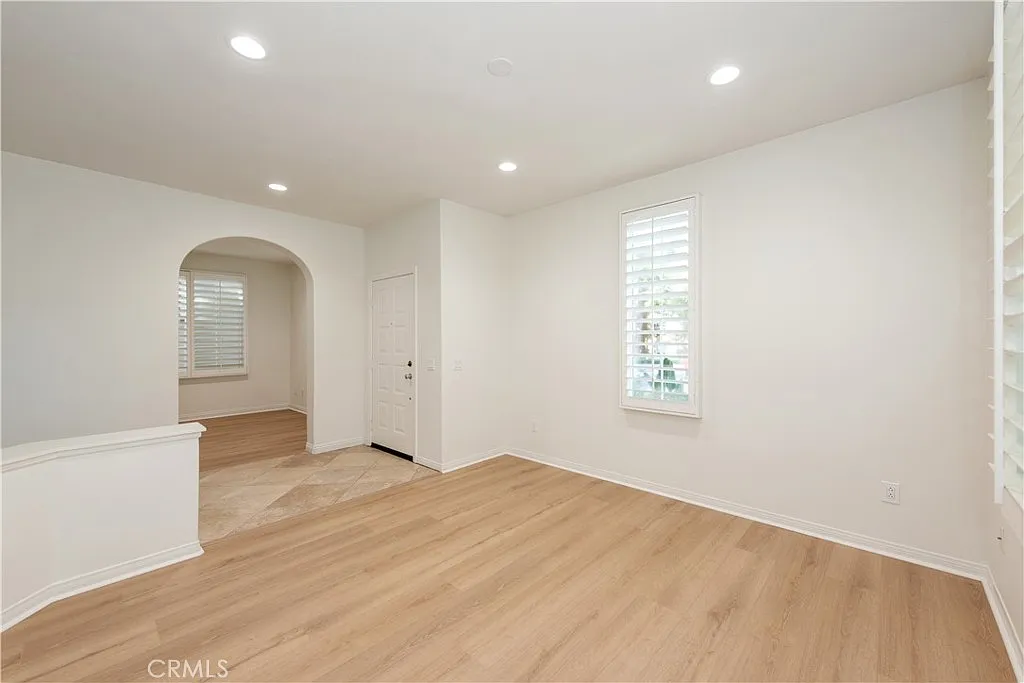 3 bed, 2.5 bath, 1534 sqft, $4,650 — Photo 4