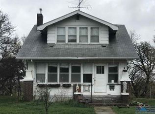 318 E 1st Ave, Flandreau, SD 57028