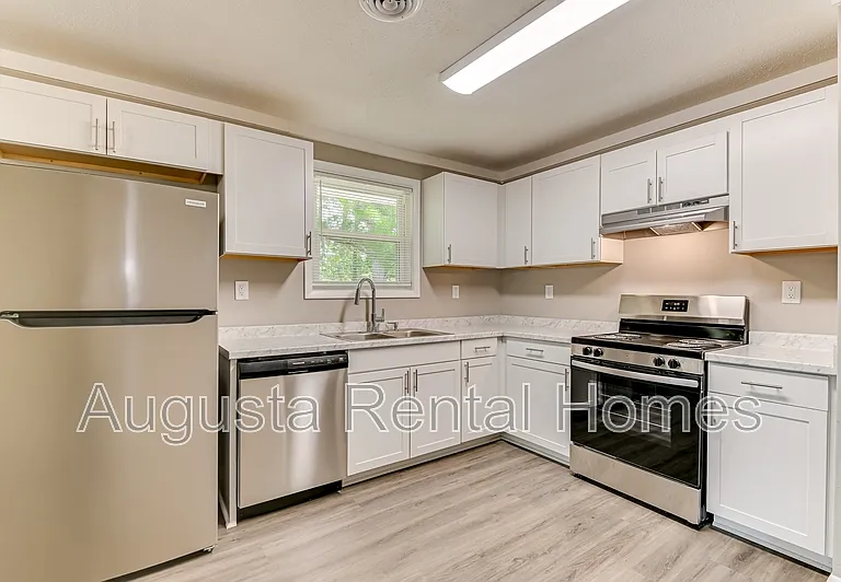 2328 Prague Ct — Photo 8