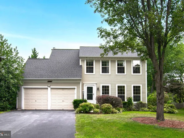 9405 Cloverhill Ct, Manassas, VA 20110