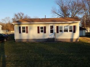 618 6th St, Colona, IL 61241