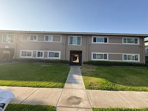 11801 Stuart Dr #6 Photo 1