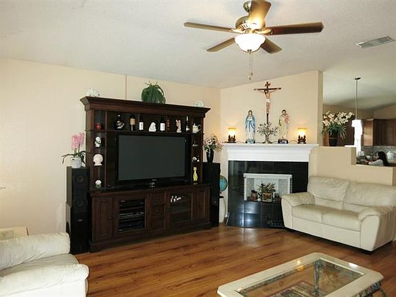 3rd image of 6742 Ambercrest Dr