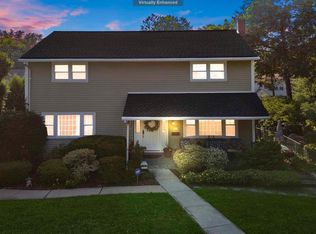 215 Oratam Ter, Leonia, NJ 07605