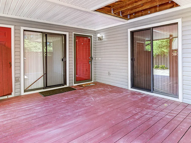 208 Finley Forest Dr — Photo 4