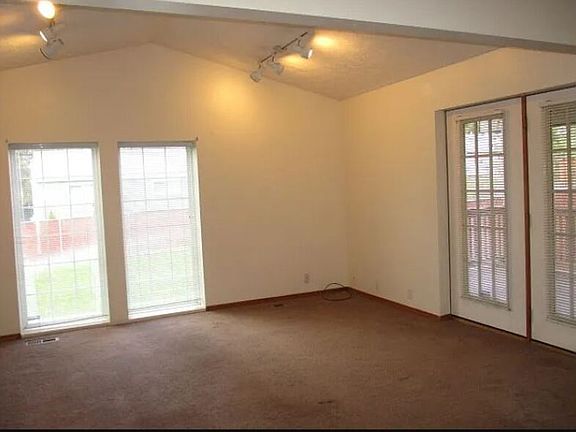 3rd image of 4007 E 34th Ave