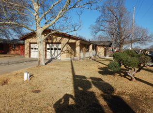 2368 S Spruce St, Wichita, KS 67211