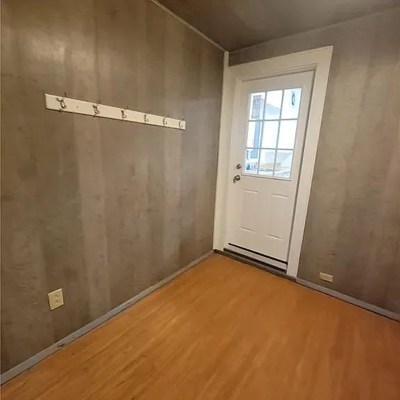 1118 W 8th St — Photo 30
