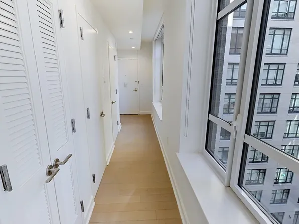 45 Hoyt Street image 5 of 11