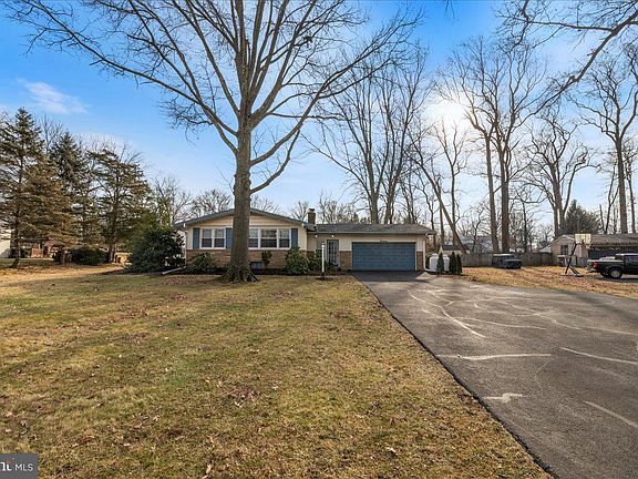 2nd image of 14 Morningside Dr