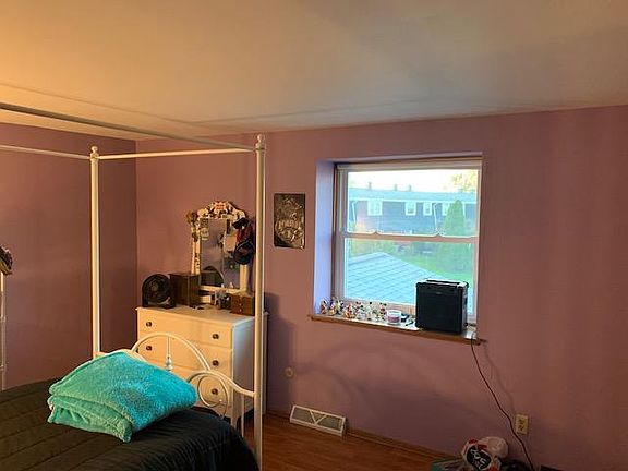 2nd image of 1411 Josephine St