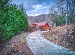 805 Harleys Cv, Waynesville, NC 28785