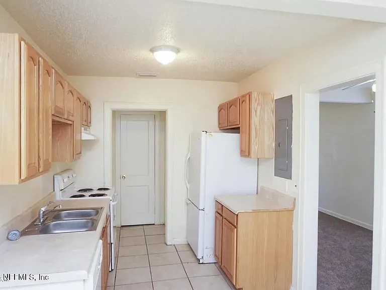 7545 Wilder Ave — Photo 4