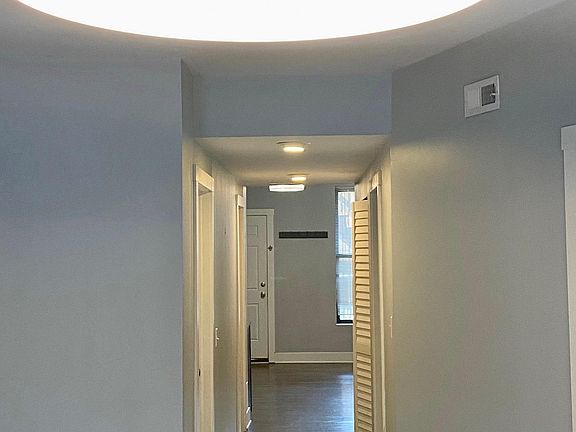 3rd image of 1415 W Augusta Blvd #1D