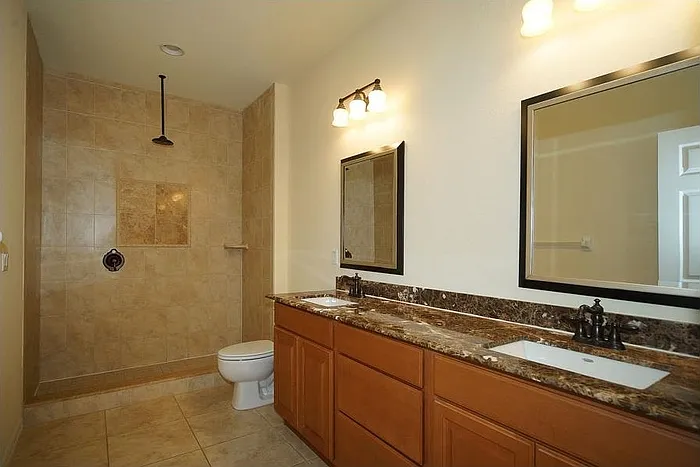1319 SE 40th Ter #104 — Photo 11