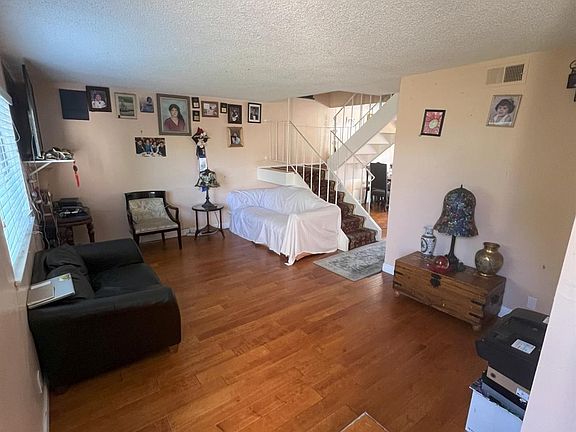 3rd image of 15 Loma Vista Place