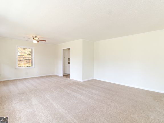 4th image of 215 Rivermont Rd