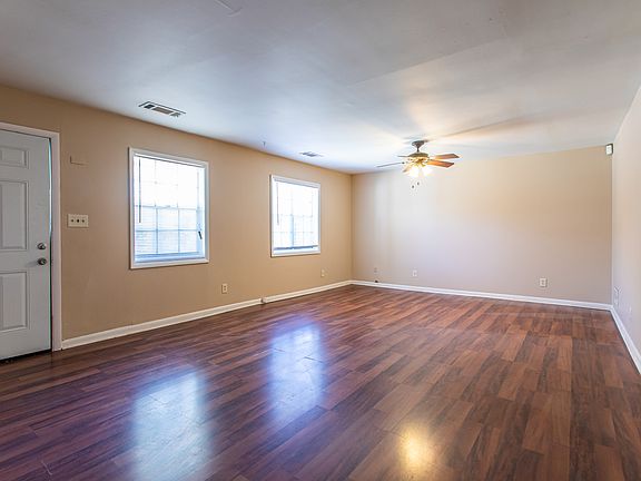4th image of 5231 Lyndale Cir