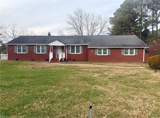 15 Willow Rd, Hampton, VA 23664