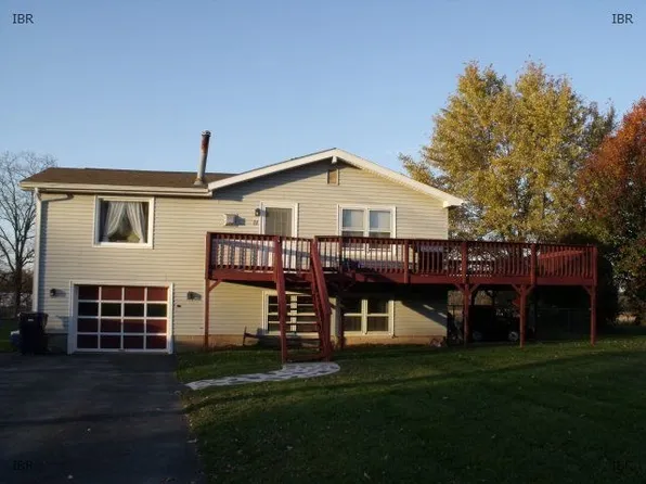 11 Spruce Ln, Seneca Falls, NY 13148