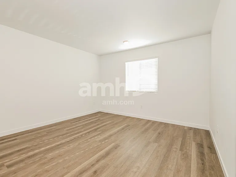 2332 Devin Ave — Photo 13